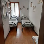 Rent 2 bedroom apartment of 90 m² in padova