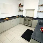 Rent 2 bedroom flat of 74 m² in Cardiff