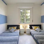 Rent 3 bedroom apartment in Milan