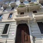 Rent 4 bedroom apartment of 200 m² in Milan