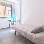 Rent 4 bedroom apartment in Valencia