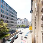 Huur 1 slaapkamer appartement van 100 m² in brussels