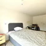 Rent 2 bedroom flat in West Midlands