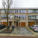 Rent 6 bedroom house of 170 m² in Zeestratenbuurt