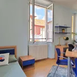 Rent a room in milan