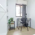 Rent a room of 130 m² in valencia