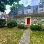  maison avec 8 chambre(s) en location à Toronto