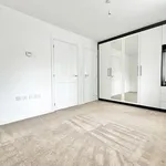 Rent 4 bedroom apartment in South East England