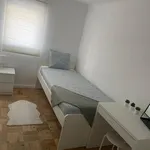 Rent 3 bedroom apartment in Lisbon