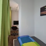 Rent 1 bedroom apartment of 21 m² in Frankfurt