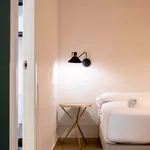 Rent 1 bedroom apartment of 25 m² in Barcelona