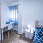 Rent a room of 99 m² in valencia