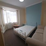 Rent 5 bedroom flat in Wales