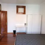 Rent a room in lisbon