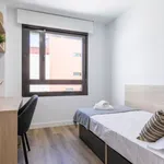 Rent 4 bedroom apartment of 15 m² in Madrid