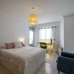 Rent a room of 160 m² in Valencia