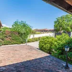 Rent 12 bedroom house of 450 m² in Roma