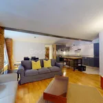 Rent 3 bedroom apartment in Manchester