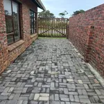 Rent 3 bedroom house in Kouga Local Municipality