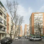 Rent 4 bedroom apartment of 60 m² in Madrid