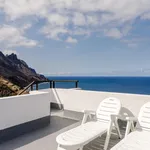 Rent 2 bedroom apartment of 130 m² in Santa Cruz de Tenerife