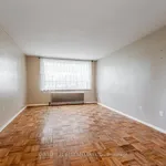 Appartement de 430 m² avec 1 chambre(s) en location à Toronto (Long Branch)