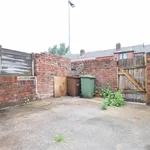 Rent 3 bedroom flat in Wakefield