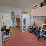 Miete 3 Schlafzimmer wohnung von 80 m² in Düsseldorf