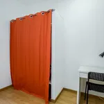 Rent 4 bedroom apartment in Barcelona