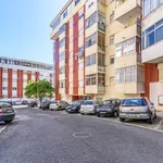 Rent 2 bedroom apartment of 33 m² in Oeiras