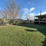 Rent 4 bedroom house in bungendore