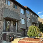 Rent 3 bedroom apartment of 167 m² in Staten Island