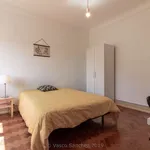 Rent a room of 80 m² in Lisbon