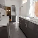 Rent 4 bedroom flat in West Midlands