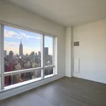 Rent 1 bedroom apartment of 66 m² in Manhattan