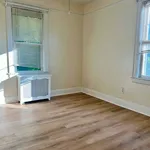 Rent 3 bedroom apartment of 127 m² in Staten Island