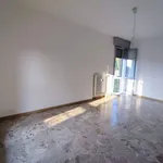 Affitto 3 camera appartamento di 101 m² in Reggio nell'Emilia