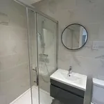 Rent 5 bedroom flat in South East England