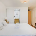 Appartement de 220 m² avec 3 chambre(s) en location à paris