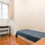 Rent 4 bedroom apartment in Lisbon