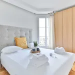 Rent 2 bedroom apartment of 50 m² in Paris