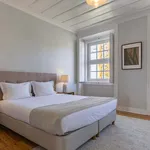 Rent 5 bedroom apartment of 114 m² in Lisboa