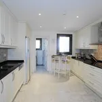 Rent 3 bedroom apartment of 230 m² in Marbella