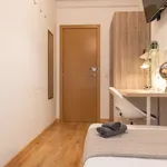 Rent a room of 160 m² in madrid