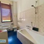 Affitto 4 camera appartamento di 72 m² in Bologna