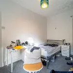 Rent 4 bedroom apartment in West Midlands