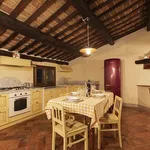 Rent 6 bedroom apartment of 136 m² in Cortona