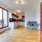 Pronajměte si 3 ložnic/e byt o rozloze 89 m² v Prague