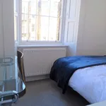 Rent 2 bedroom flat in Glasgow  West