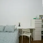 Rent 16 bedroom apartment in Lisbon